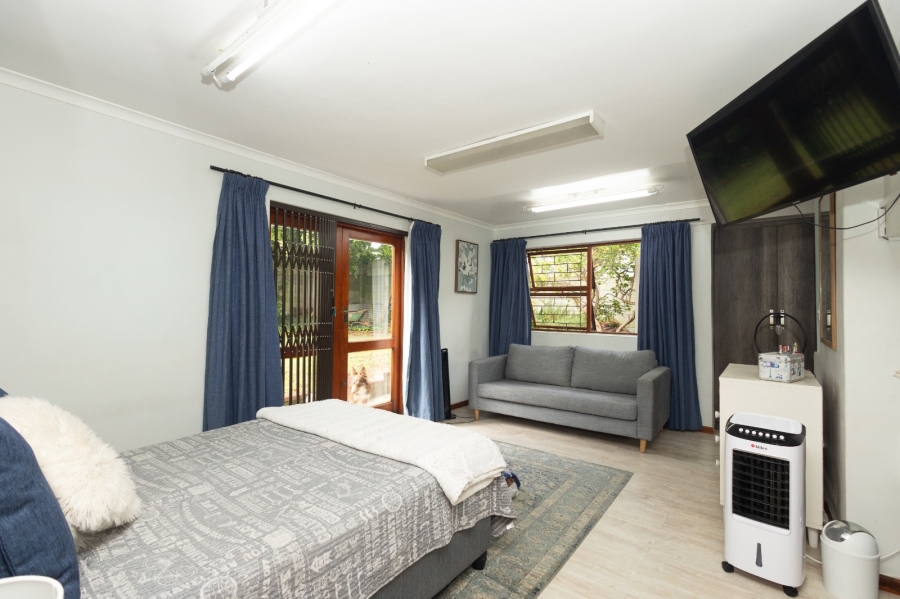 To Let 5 Bedroom Property for Rent in Vierlanden Western Cape